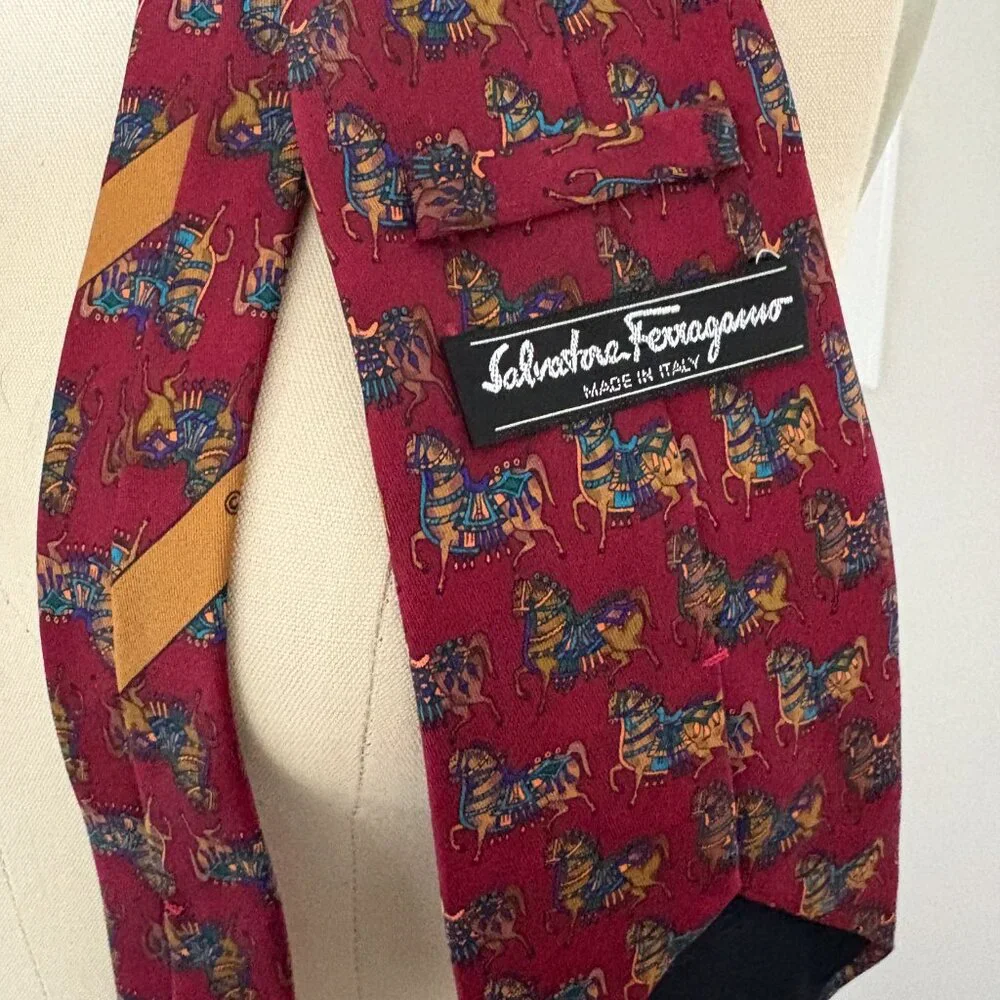 Salvatore Ferragamo Men's Tie Decorative Horse Burgundy 100% Silk Quiet Luxury